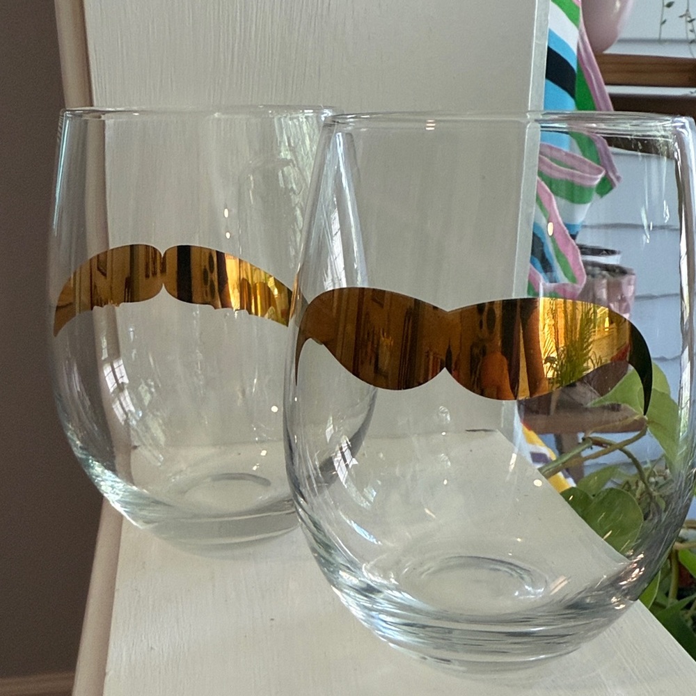 Gold Mustache Stemless Wine Glasses